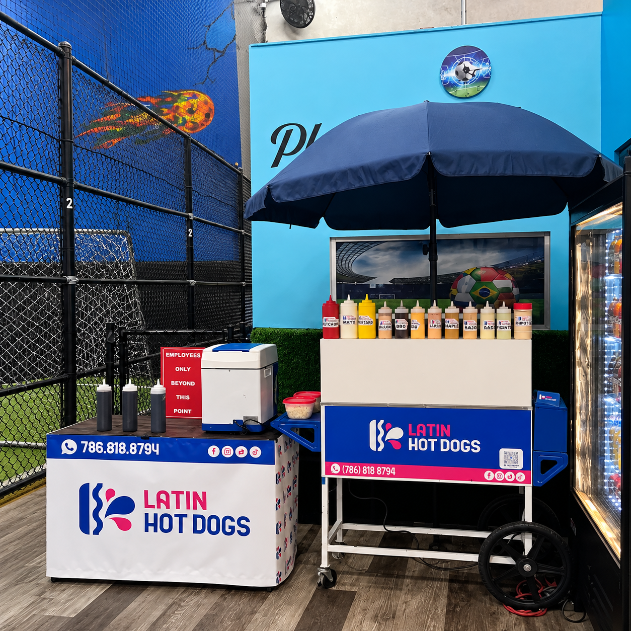 Estación Latin Hot Dogs en evento