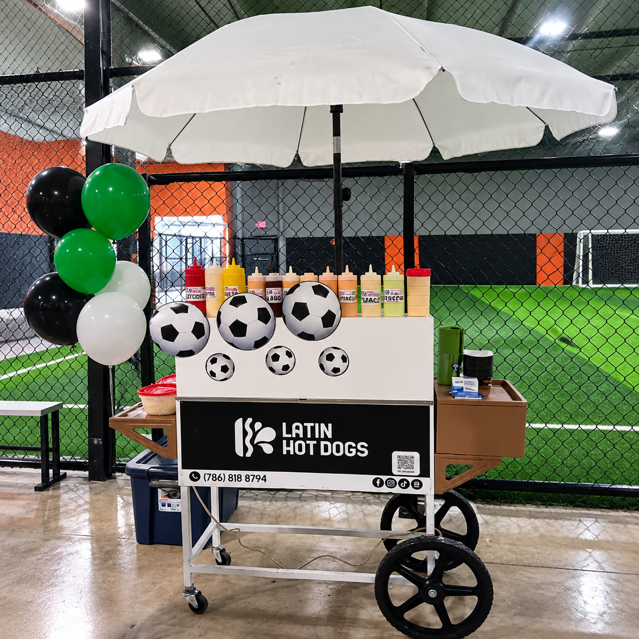 Estación Latin Hot Dogs en evento