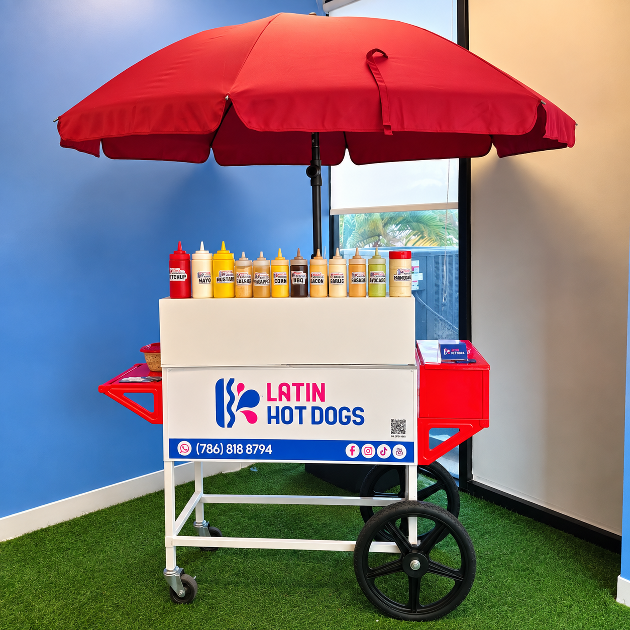 Estación Latin Hot Dogs en evento